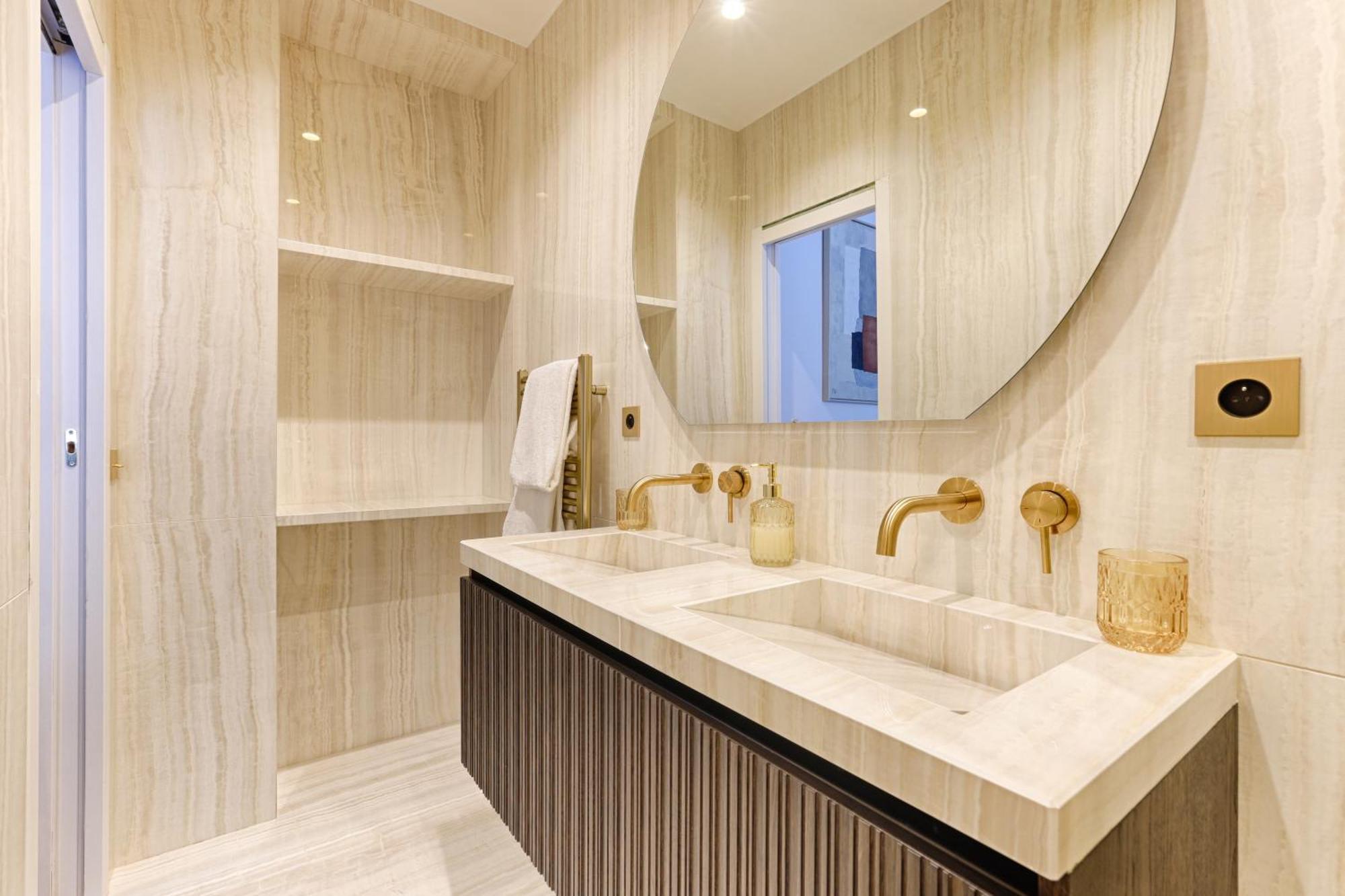 Elegant Luxury Apartment For 6 On Champs-Elysees Paris Exteriör bild